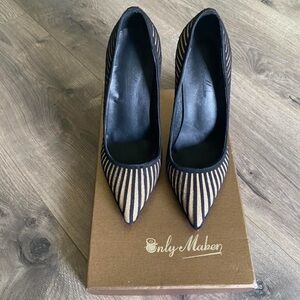 Only Maker Black and Gold Heels - Size 6W